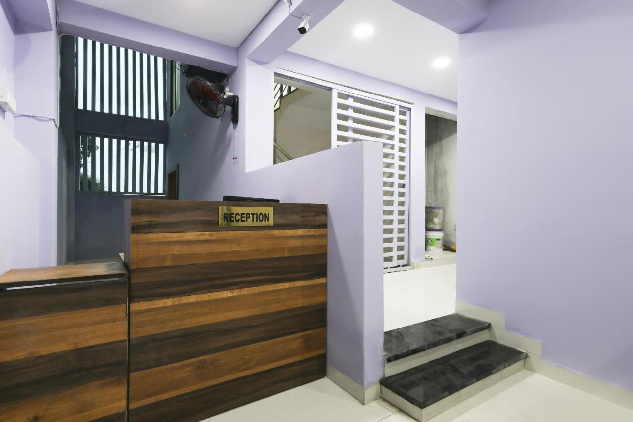 Hotel O La Flora Индор Екстериор снимка